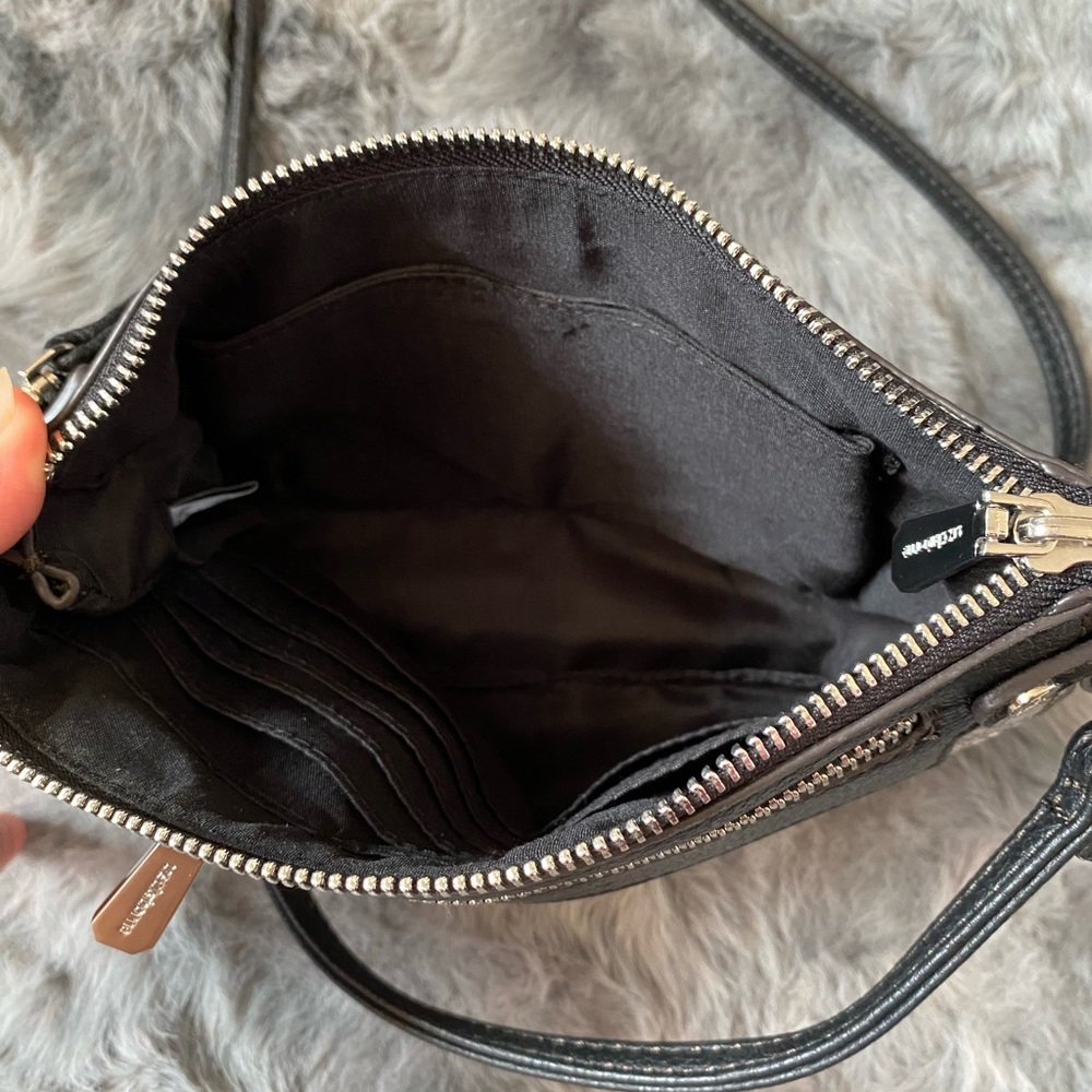 Liz Claiborne Black and Cream Crossbody  NWOT - Picture 5 of 6